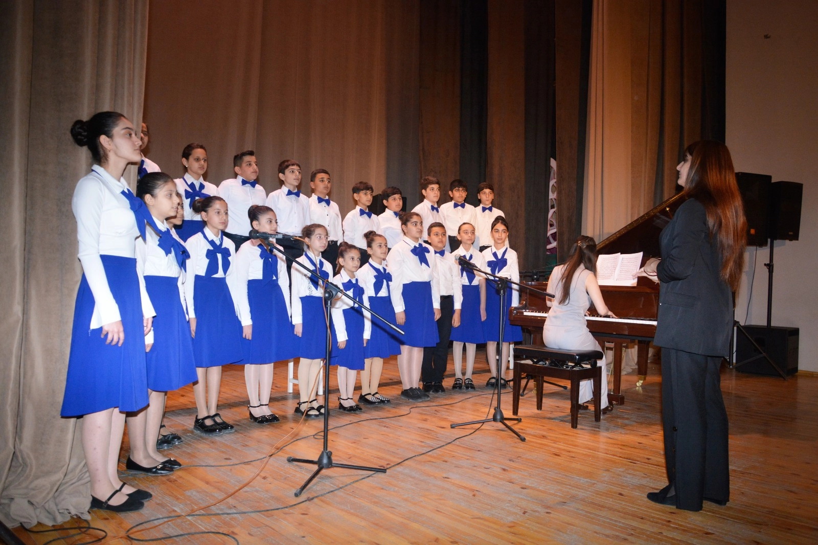 Maştağa Mədəniyyət Mərkəzində "Kiçik əllərin böyük musiqisi" adlı hesabat konserti keçirilmişdir.